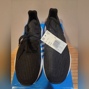 Adidas Swift Run Sneakers Big Girl 7 New